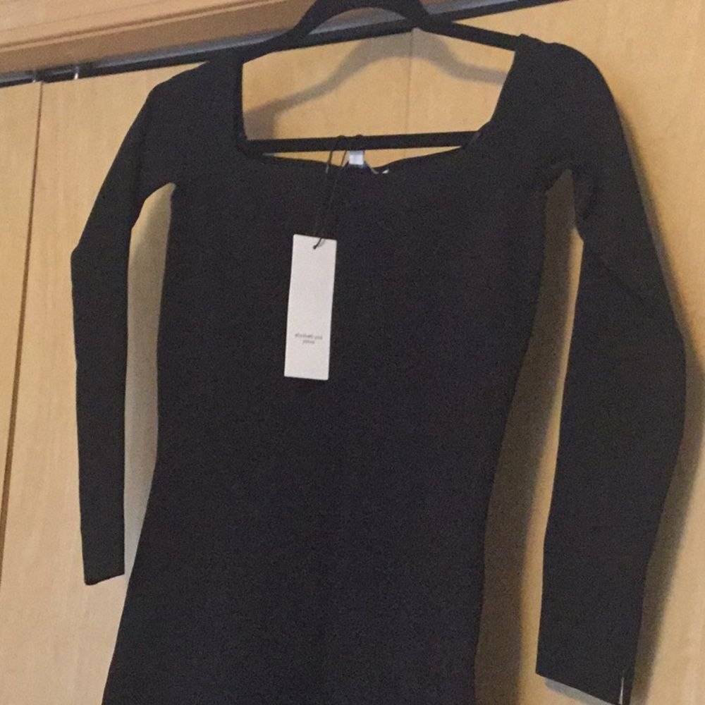 Omorose Off The Shoulder Dress Elizabeth and James - Picture 11 of 12